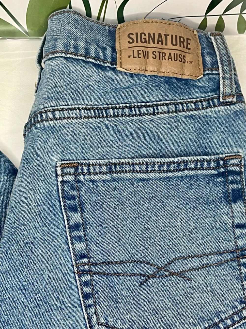 Men’s Signature by Levi Strauss & Co. Slim Fit Jeans - Light/Medium Wash